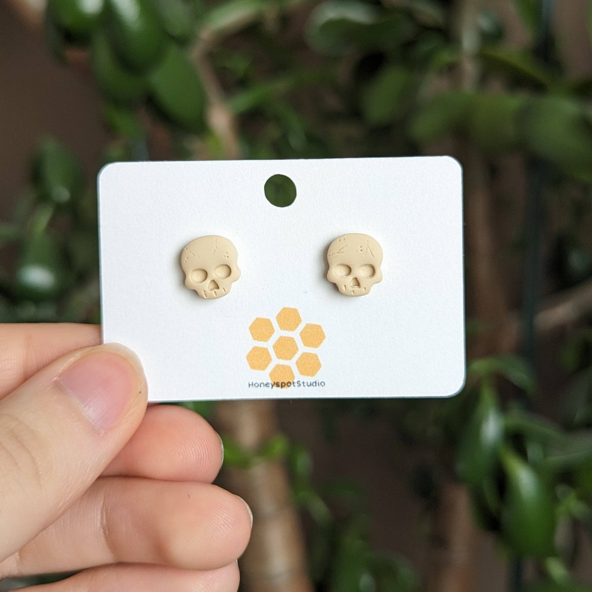 Skull Studs - Bone