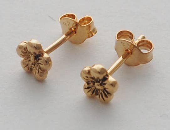 Magnolia Stud  Earrings - gold Natural History