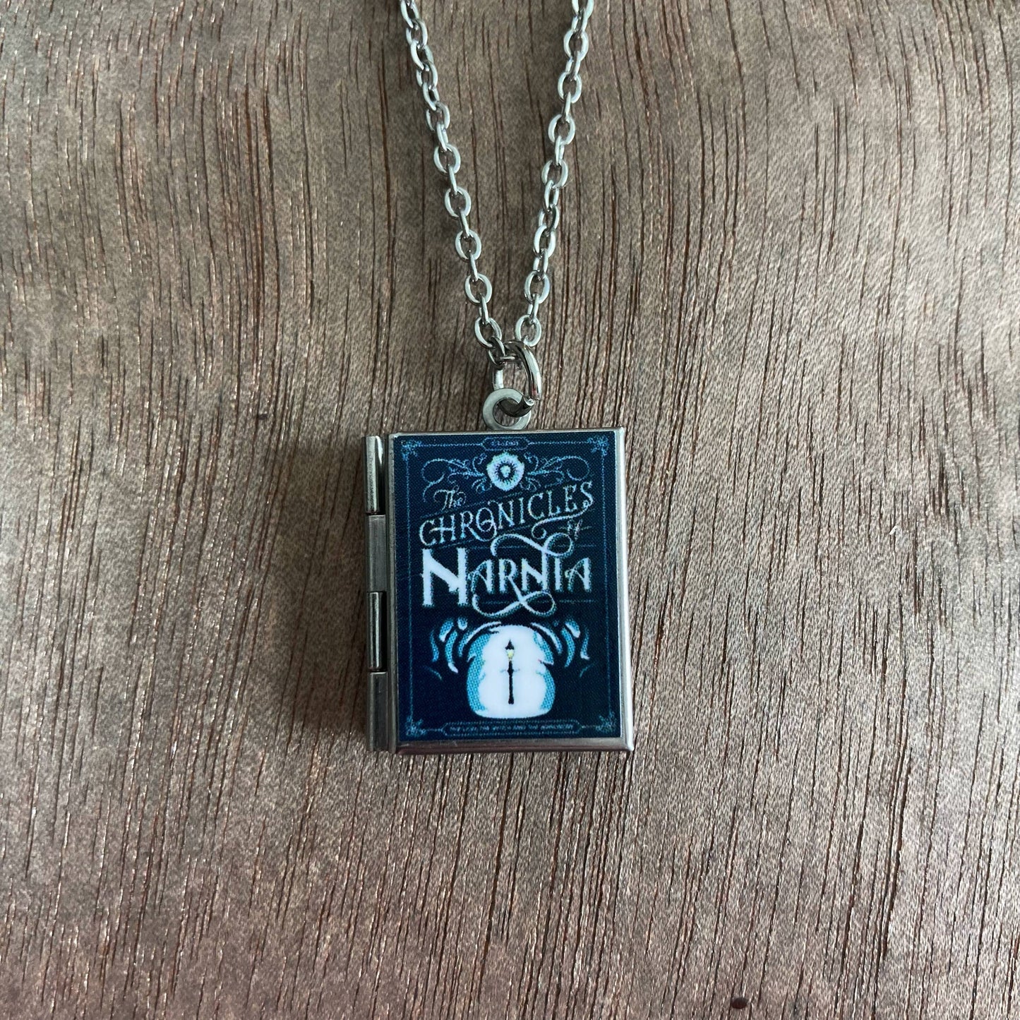 Book Locket Chronicles of Narnia - Lamp Post