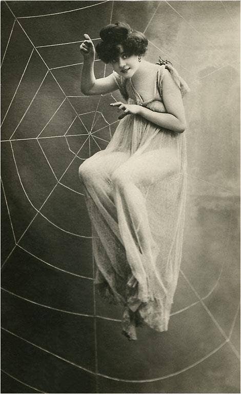Greeting Card FE-53 Diabolical Woman in Spider Web