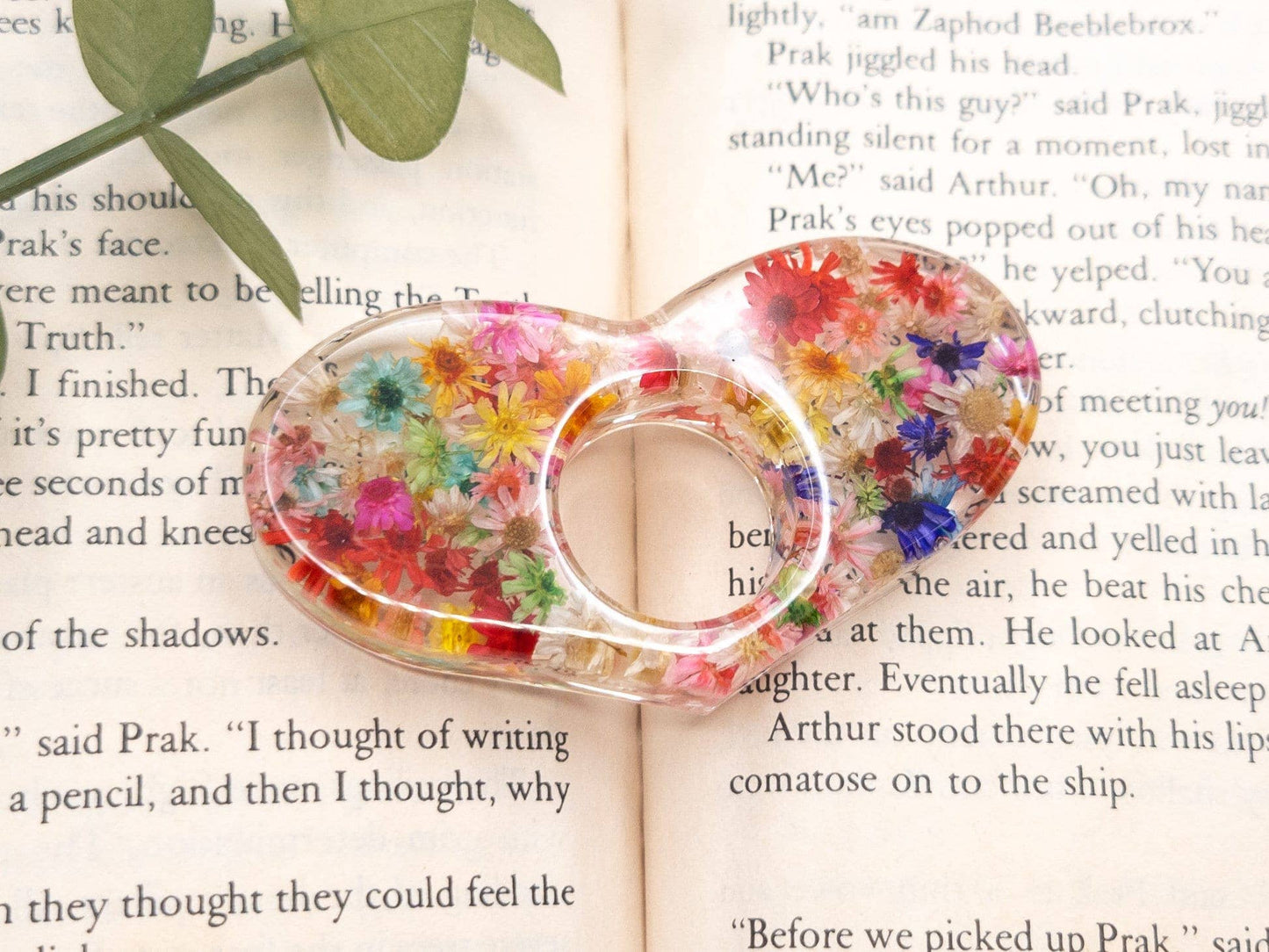 Floral Book Page Holder, Flower Thumb Page Spreader