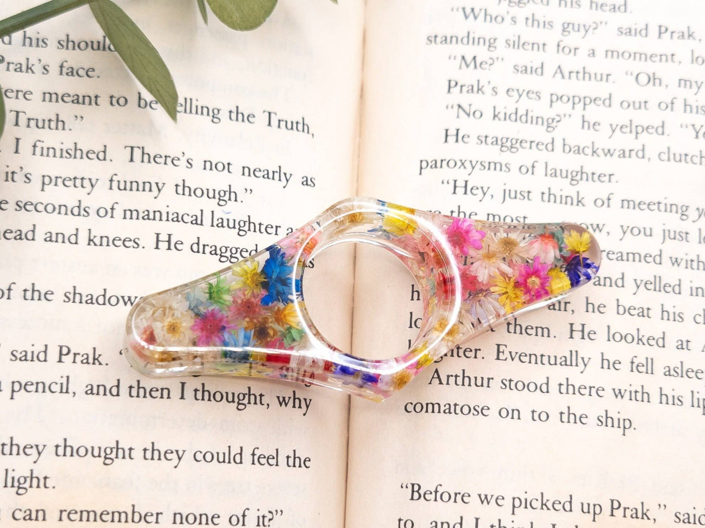 Floral Book Page Holder, Flower Thumb Page Spreader