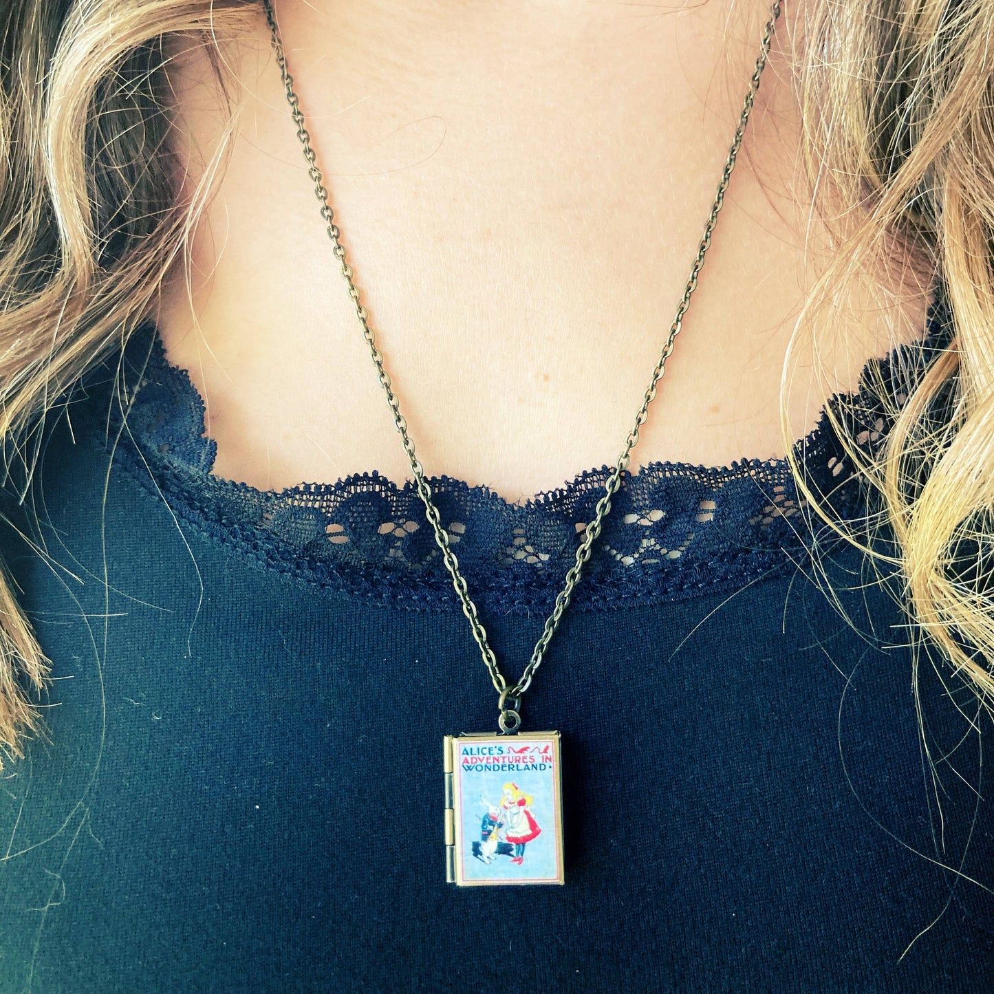 Book Locket Alice In Wonderland - Gray with Rabbit